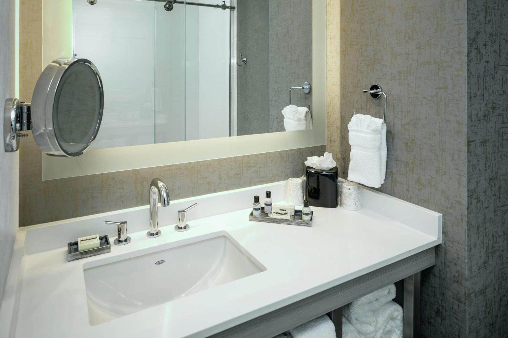 Hilton Garden Inn Seattle Bellevue Downtown, Wa Buitenkant foto